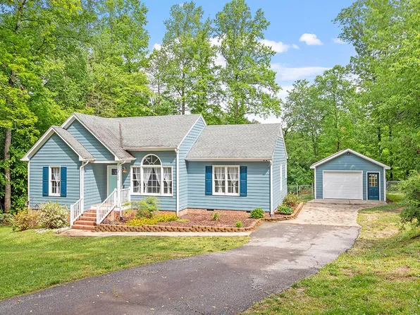 128 Bramble Ct, Youngsville, NC 27596