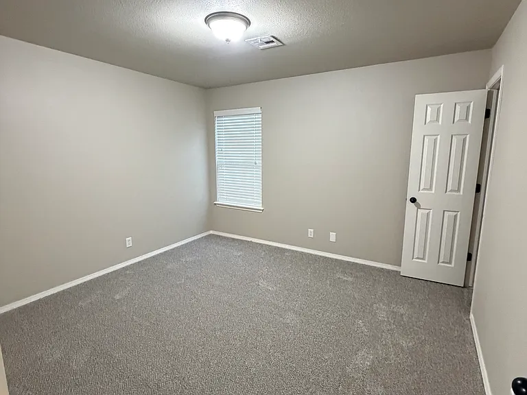 504 S Seminole St — Photo 3