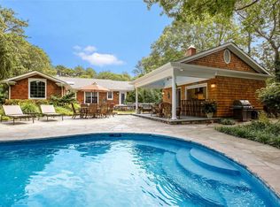 1000 Albo Dr, Laurel, NY 11948