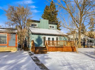 348 S Powell St, Cochrane, AB T4C 1Z1