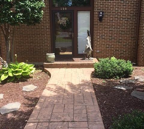 2nd image of 120 Deer Run Ln