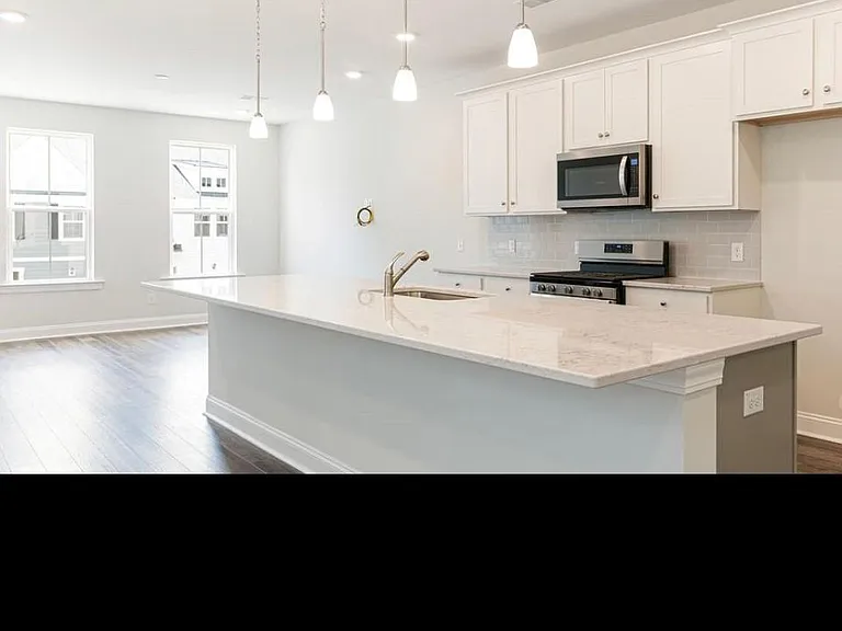 1244 Tice Ln — Photo 2