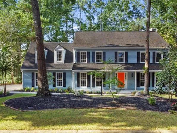 2421 Edge Hill Dr, Snellville, GA 30078