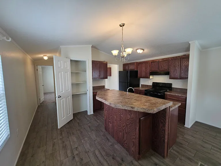 1440 W Plum St #140 — Photo 8