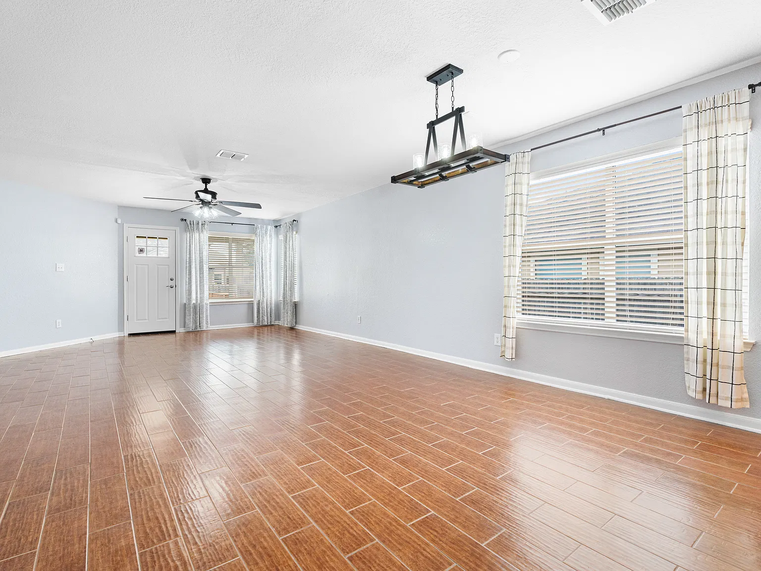 4 bed, 1825 sqft, $1,995 — Photo 4