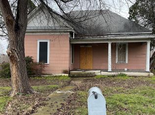 620 Washburn St, Taylor, TX 76574