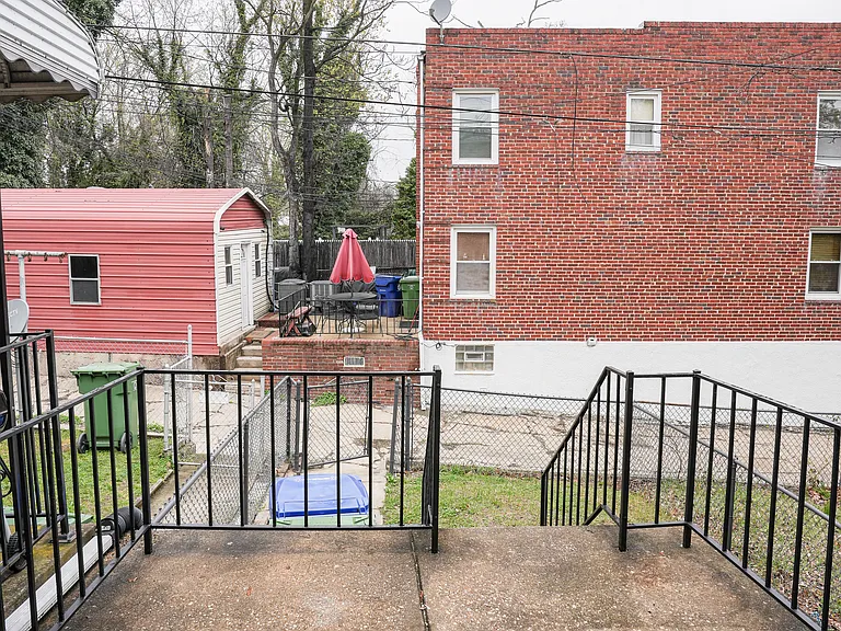 634 Willow Ave — Photo 22