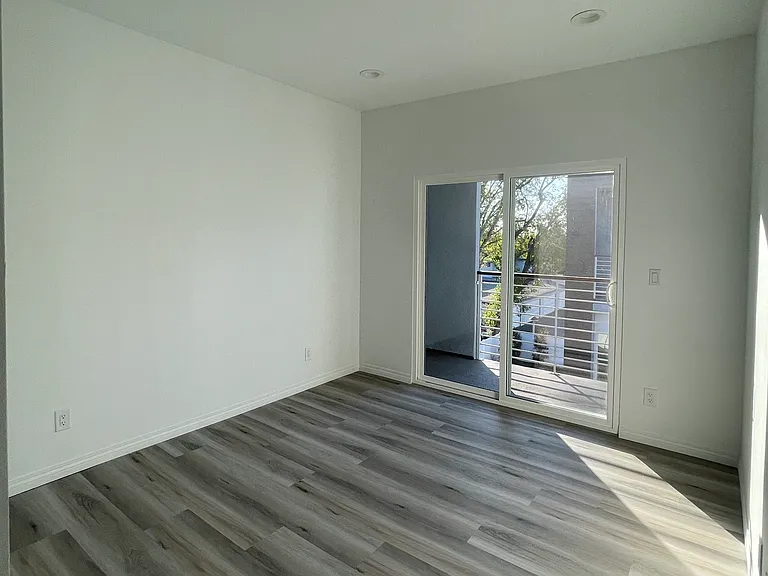7320 Katella Ave — Photo 4