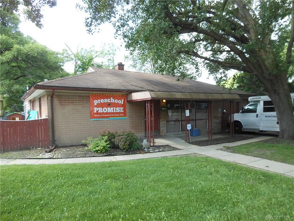 1st image of 4544 W Hillcrest Ave