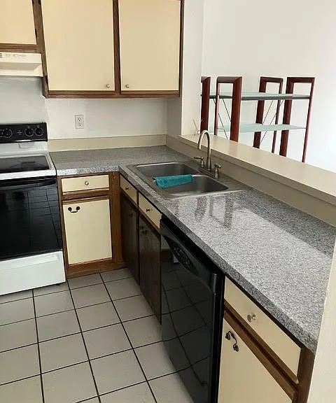 2576 Lakeway Branch Dr #2576 — Photo 6