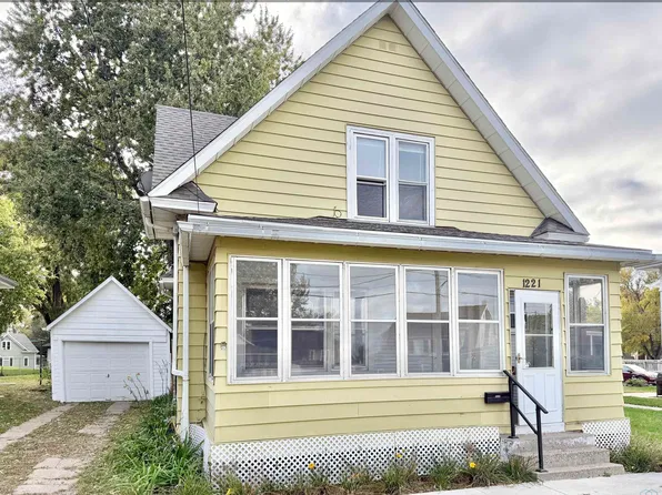 1221 Morningside Ave, Sioux City, IA 51106