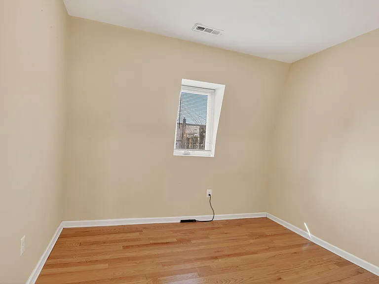 1648 Park Rd NW #6 — Photo 9
