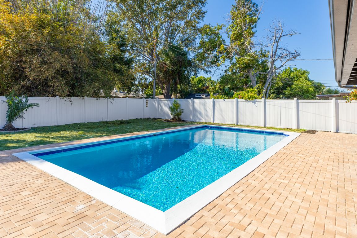 next background image