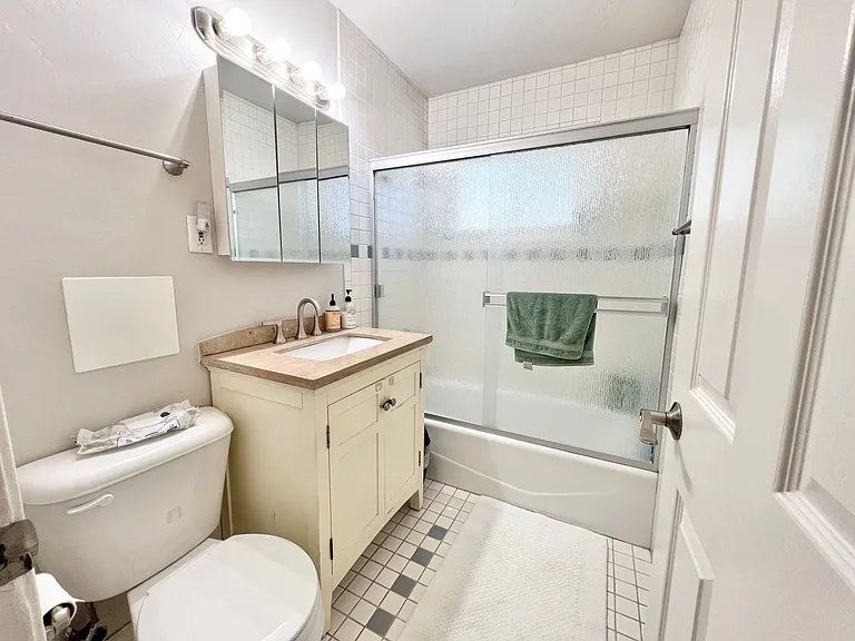 1315 Stevely Ave — Photo 11