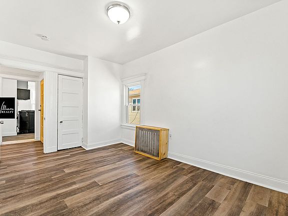4th image of 119-10 Long St #3