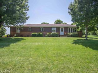 704 E 2nd St, Delavan, IL 61734