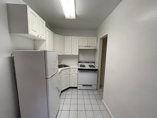 Rented by Contact Realty | media 4