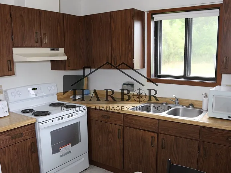 Valley View Apartments — Photo 35