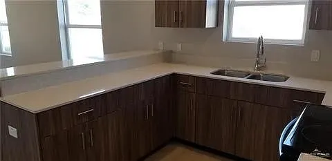 503 Newport Ave — Photo 4