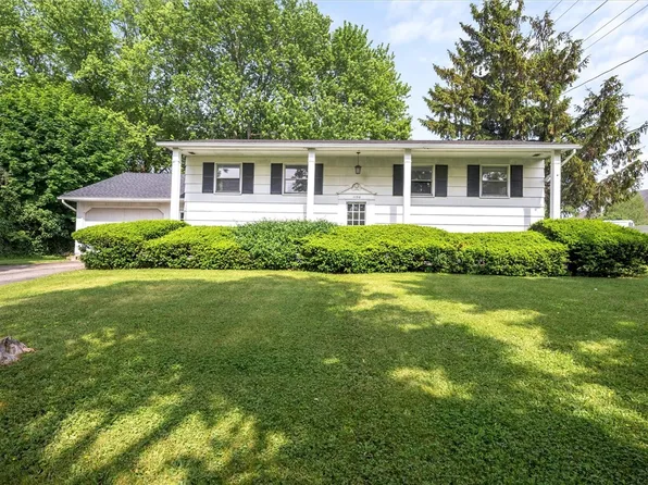 1156 Hatch Rd, Webster, NY 14580