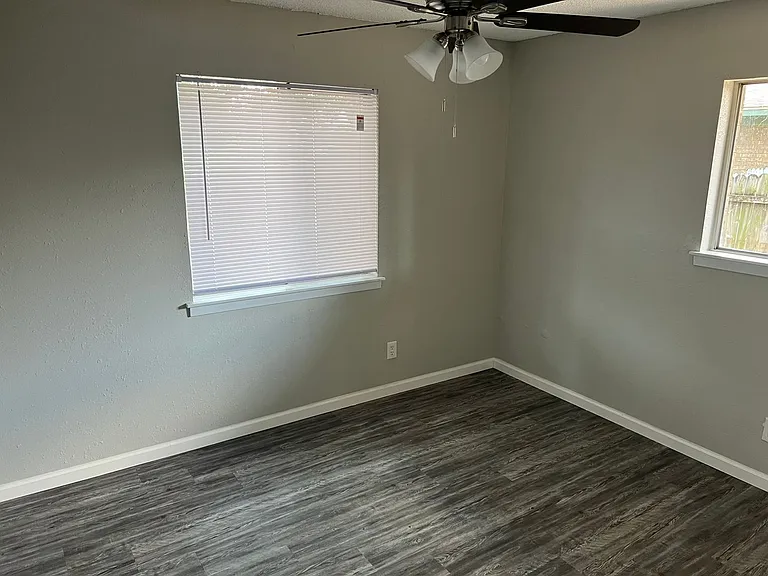 8902 Little Walnut Pkwy — Photo 12