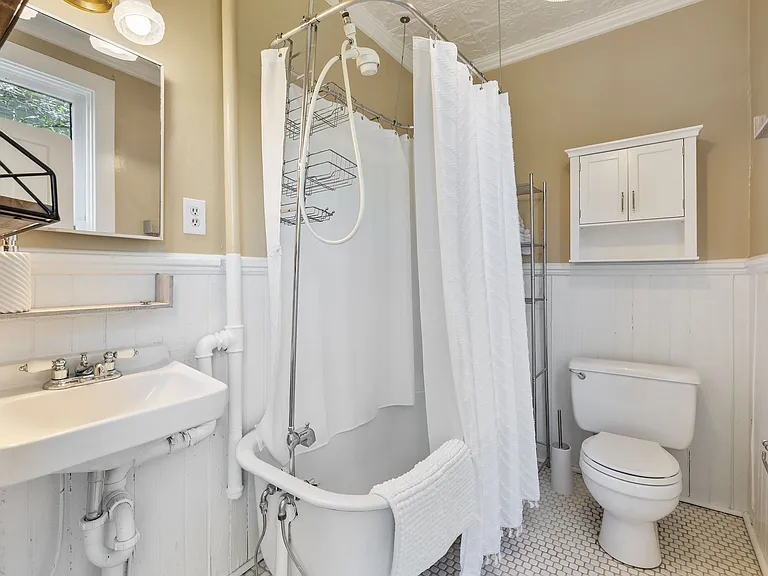 1813 Pine St #2 — Photo 16