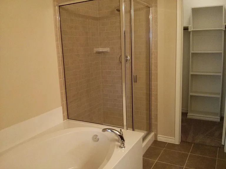 2239 Colby Ln — Photo 9