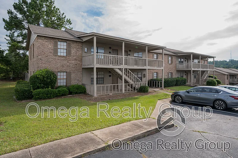 Lakeridge Apartments — Photo 1