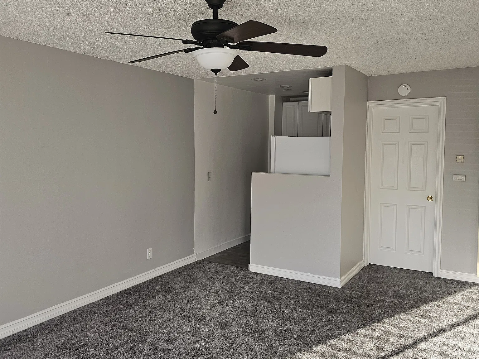 Artesia Blvd, Bellflower — Photo 2