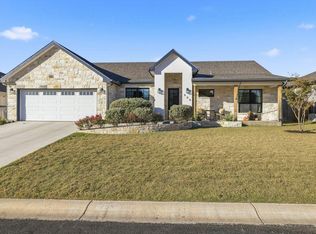 908 Smokey Oak Dr, Fredericksburg, TX 78624
