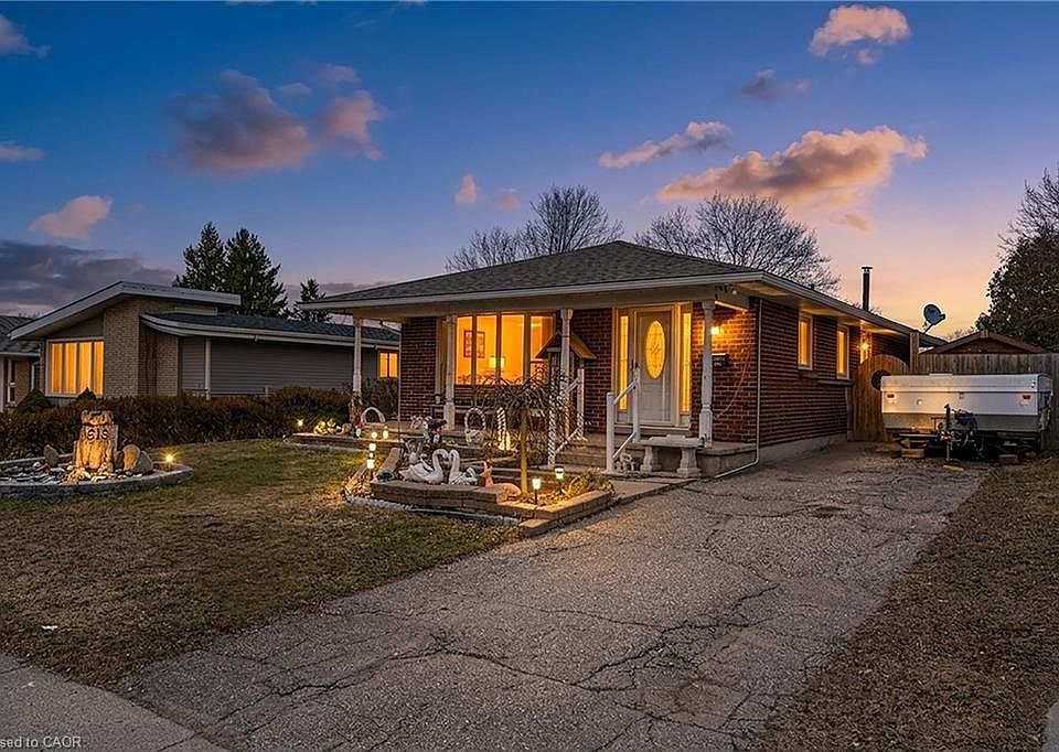 1st image of 515 Strasburg Rd