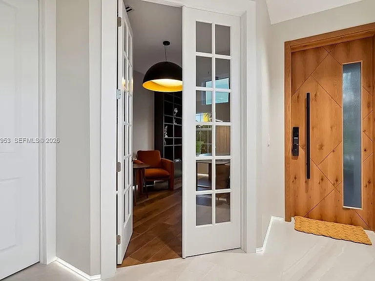 4426 Greenway Dr — Photo 3