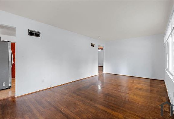 5th image of 3441 Sims Ave