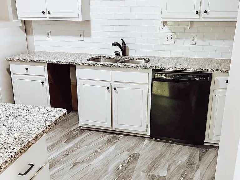 1744 N Hamilton St #B — Photo 3