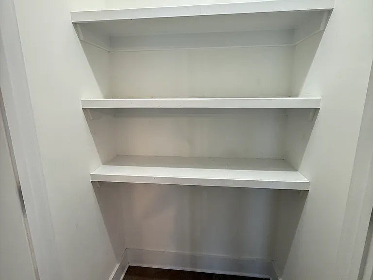 804 Lena St — Photo 5