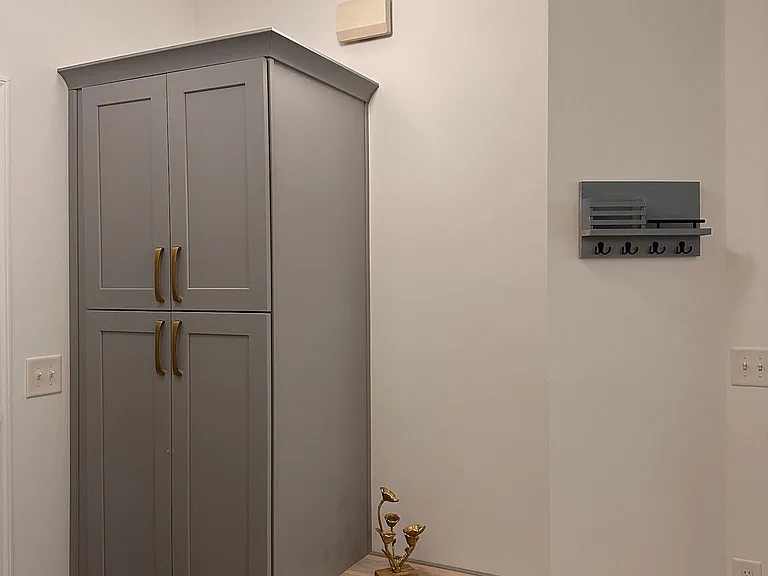 706 Denhoff Dr — Photo 20
