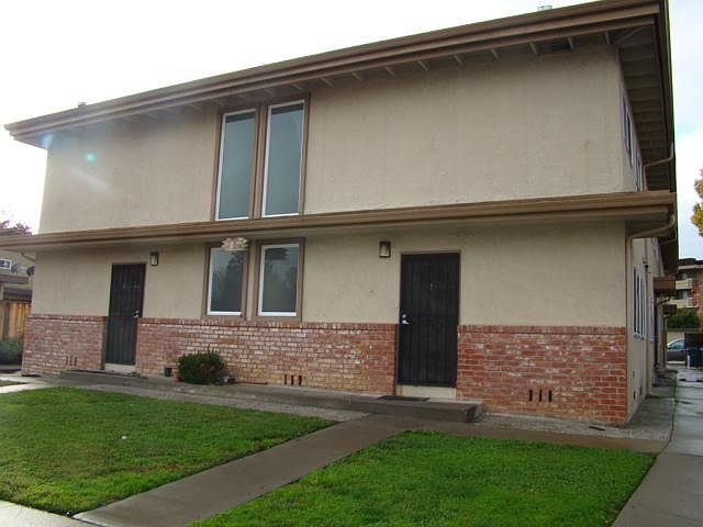 1st image of 713 Golden Oak Dr #1