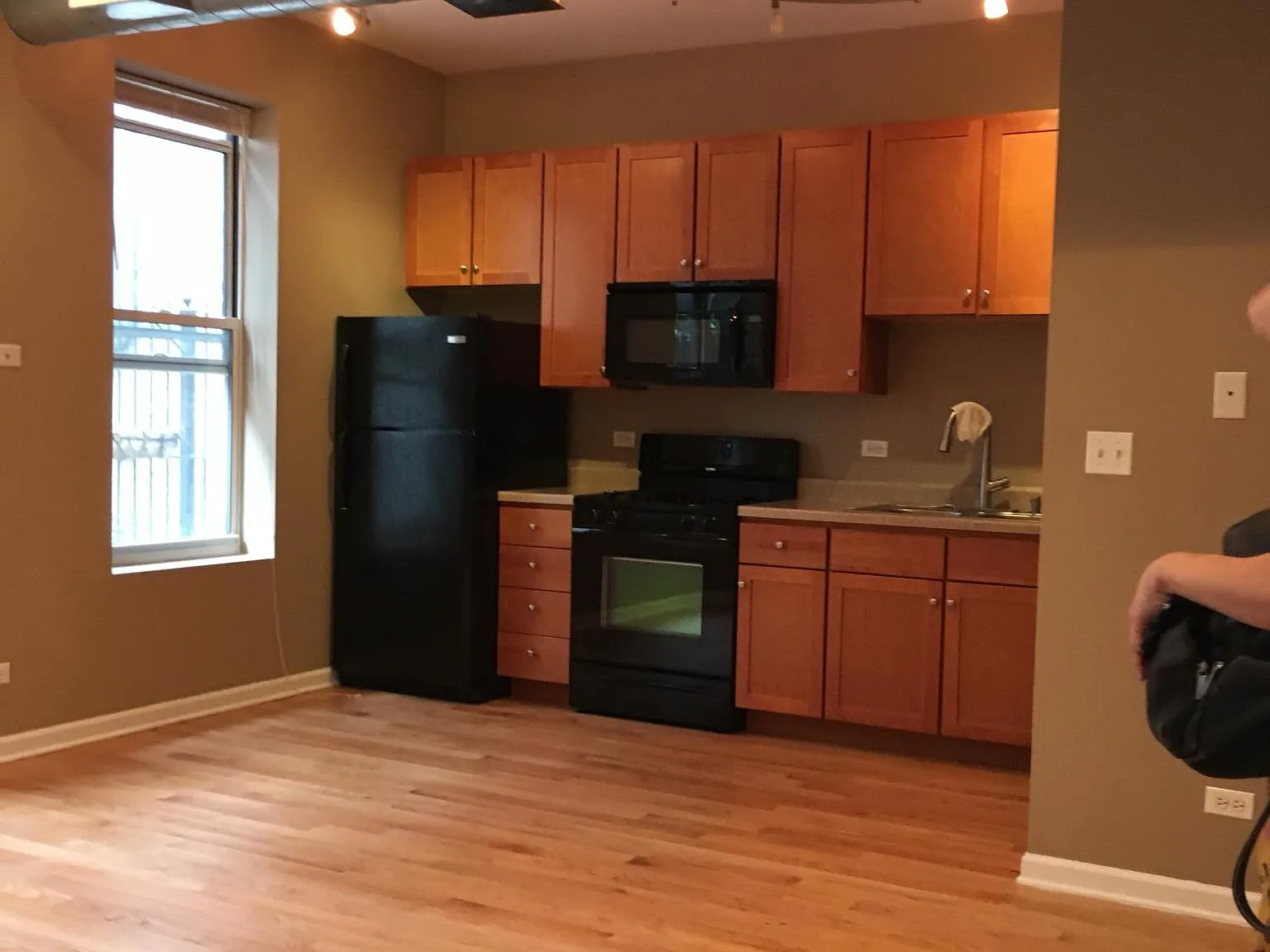 2029 W Race Ave — Photo 2