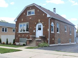 8555 44th Pl, Lyons, IL 60534