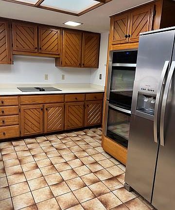 5th image of 9823 Strathaven St