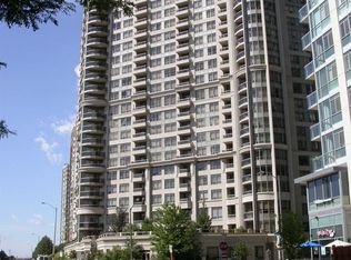 3880 Duke Of York Blvd #718, Mississauga, ON L5B 4M7