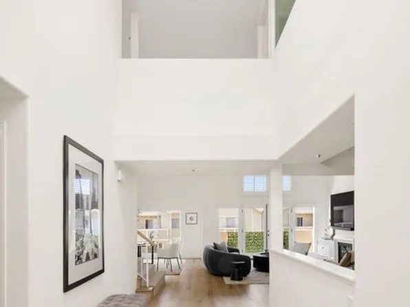 11855 Goshen Ave #Penthouse 303, Los Angeles, CA 90049
