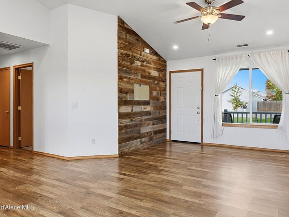 3rd image of 2768 E Knapp Cir