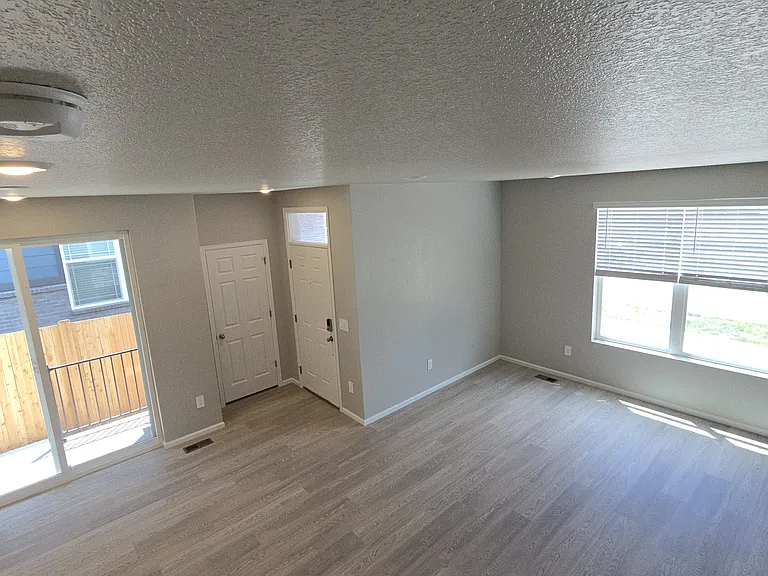 22465 E 7th Pl — Photo 30
