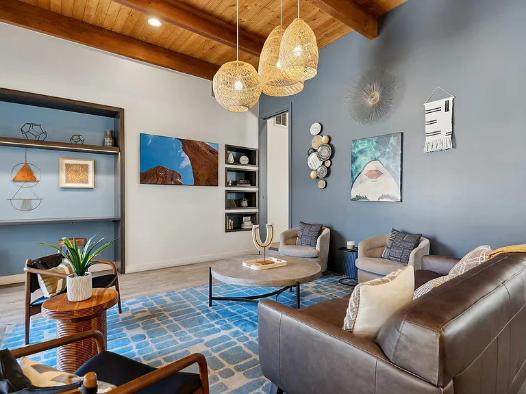 Twin Palms — Photo 15