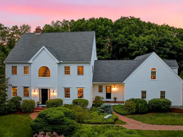 4 Berry Hill Road, Stratham, NH 03885