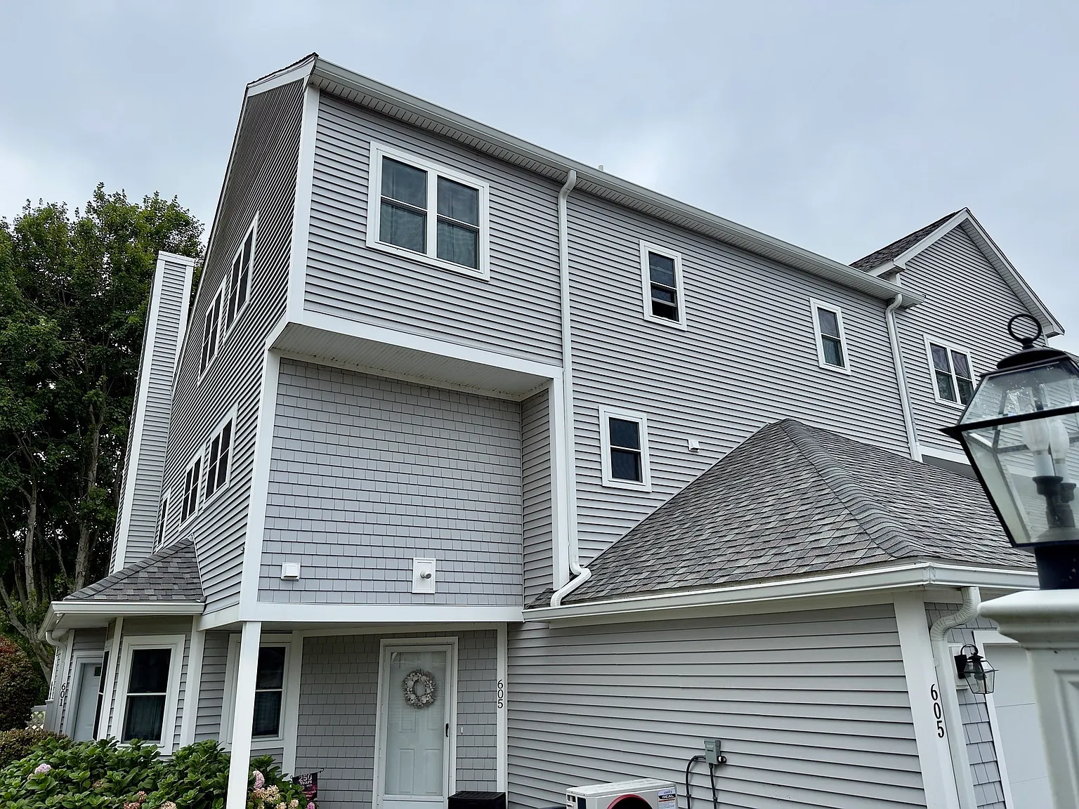 2 bed, 2.5 bath, 1420 sqft, $4,000 — Photo 2