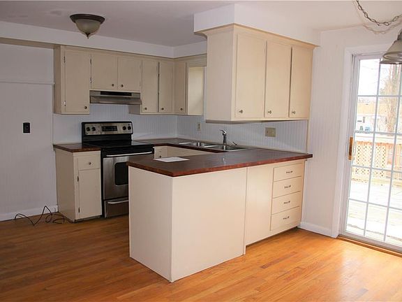 5th image of 203 Abbey Dr
