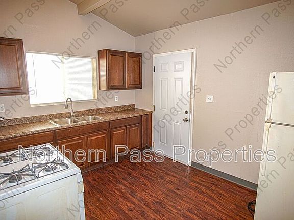 5th image of 1104 Myrtle Ave #3