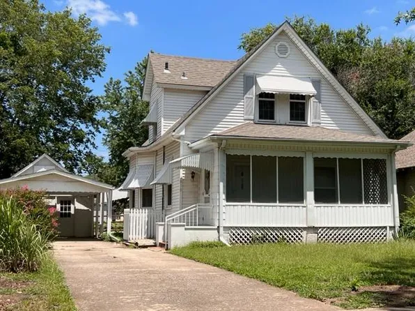 1010 W 5th St, Coffeyville, KS 67337
